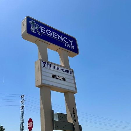 Regency Inn Fresno Buitenkant foto