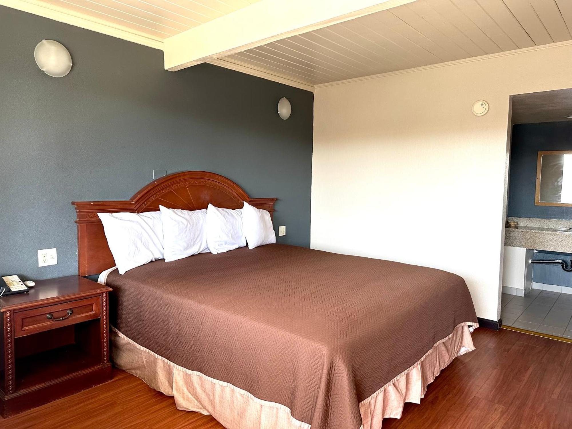 Regency Inn Fresno Buitenkant foto